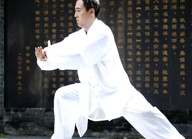 真好笑！独练太极拳，有时候练着练着，有的招式就跳过去了