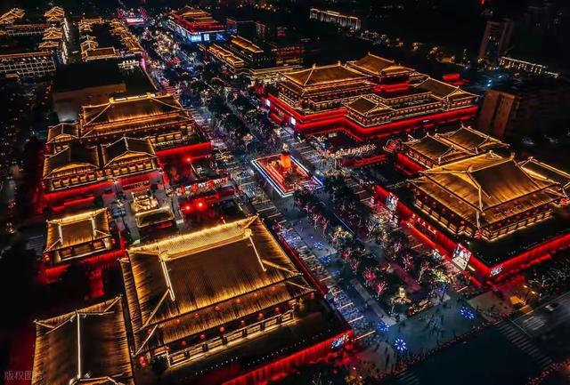 北京没想到，上海也没想到，如今的中国西安，已成为全国焦点