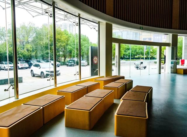 别再秋冬宅家躺!速冲这两家“明光书房”