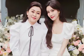 基因太强大，28位女明星和妈妈的合照，果然美女的妈妈也是大美女图片