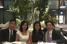60岁李美凤全家福曝光！与林敏骢离婚后嫁富豪，生龙凤胎现仍美艳图片