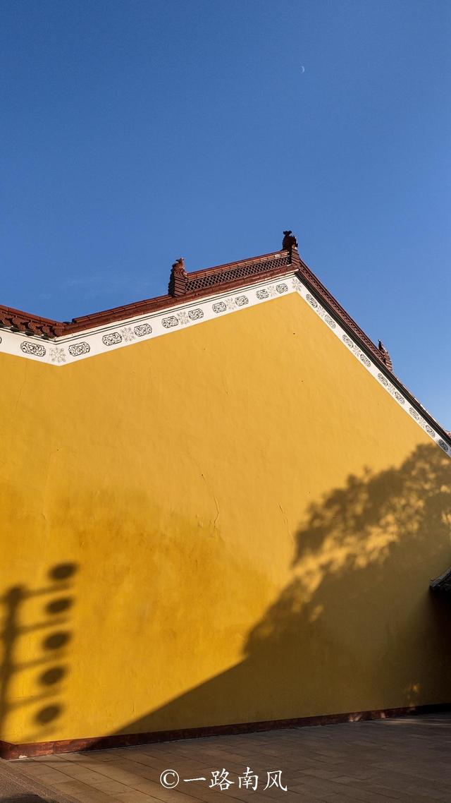 万里长江第一塔，千年古刹听潮声：安庆迎江寺探秘