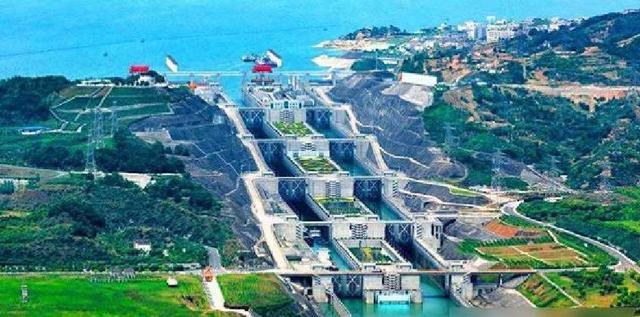 三峡大坝 “账本” 曝光：运行了 20 余年，2500 亿投入如今回本了吗？