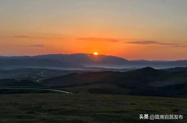云游草原·乐享宕昌丨宕昌云端草原 ，您心中的诗与远方！