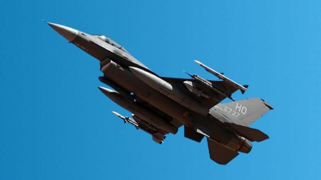 特朗普看完阅兵直播，下令8架战机飞过白宫，现场过一把阅兵瘾