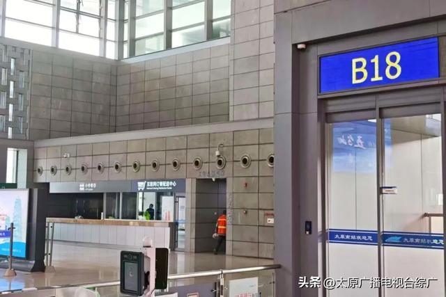出来游玩当然要卸下“包袱”了