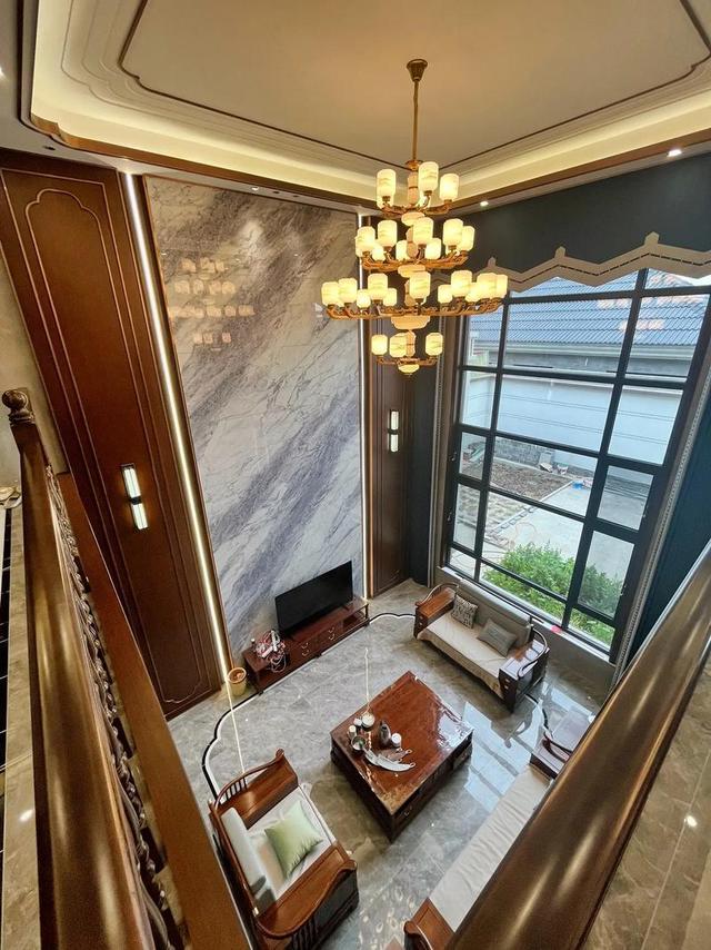 镂空设计加持下的三层自建房布局优化与创意指南