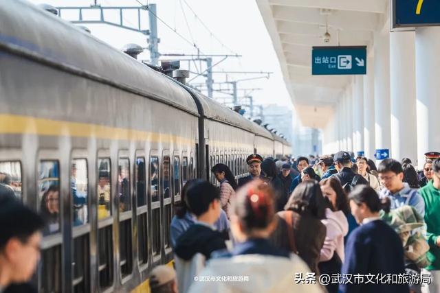 人人人人花花人人人人！这，是今天的武汉！