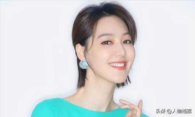 讨好大佬陪睡上位？遭央视“开除”？曾是央视女主持谣言有多离谱