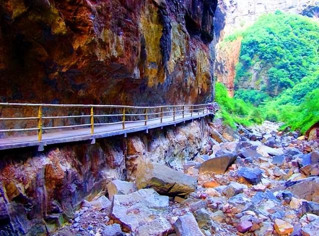 重庆旅游：探寻武隆天坑的神奇（图）
