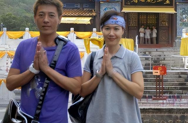 夫妻俩为了不变老，坚持31年不吃肉不生子，如今59岁近照不敢认