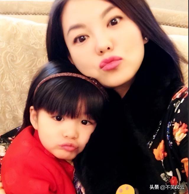 章子怡也没想到，判给前夫汪峰的9岁女儿	，如今成了她的“救赎	”