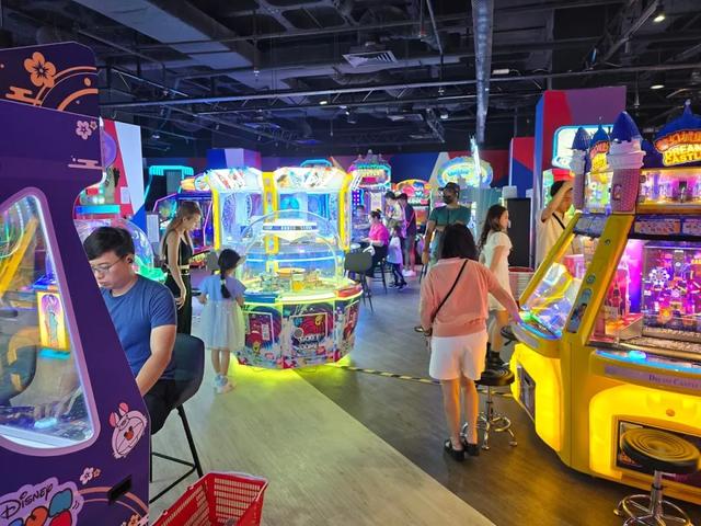 一夜变脸的“游戏天堂”，攻陷中年男人