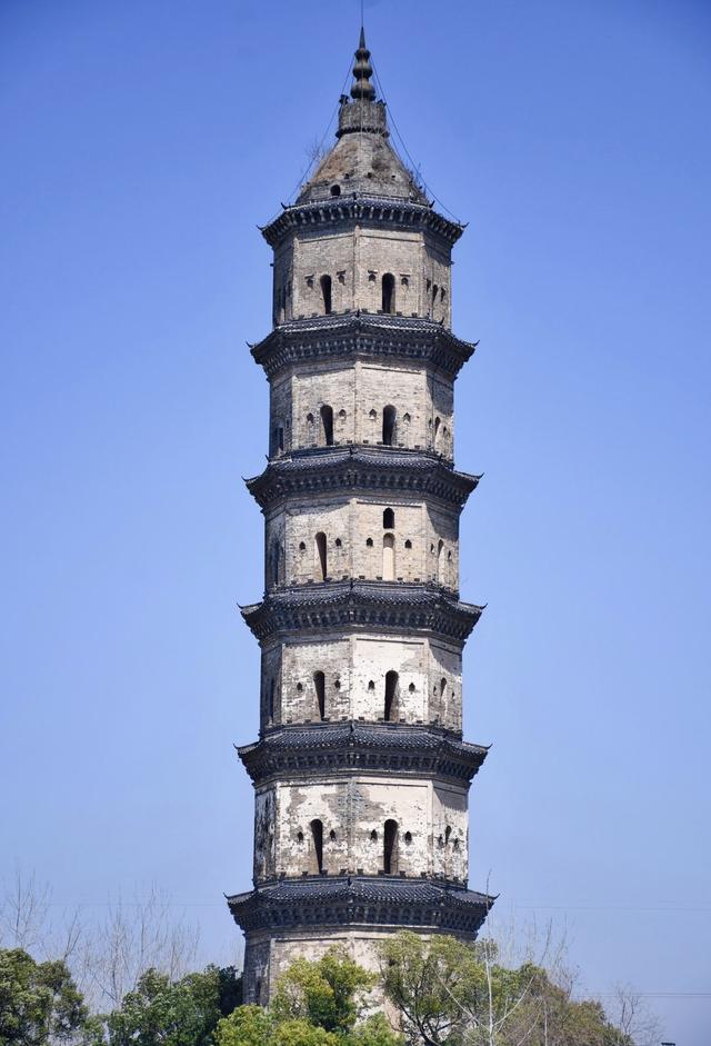 这座长江南岸的佛光之城，藏着安徽最能打的山水