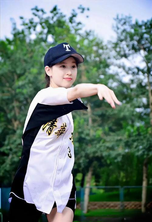 不装了！婚变传闻仅10天，31岁章泽天高调官宣喜讯，终于等到这天