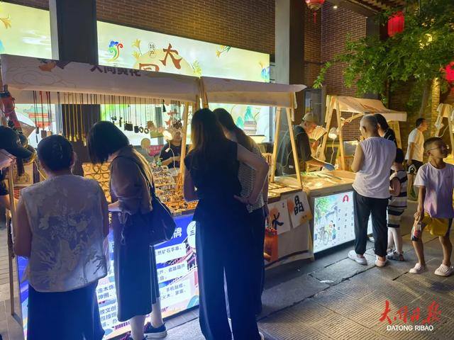 逛市集、品美食、赏表演……大同古城东南邑人气爆棚~