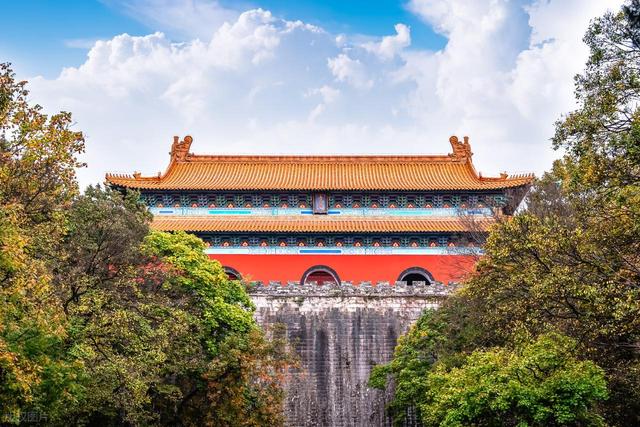 你知道秋天的南京的正确玩法吗？这些景点可不要错过！先收藏起来