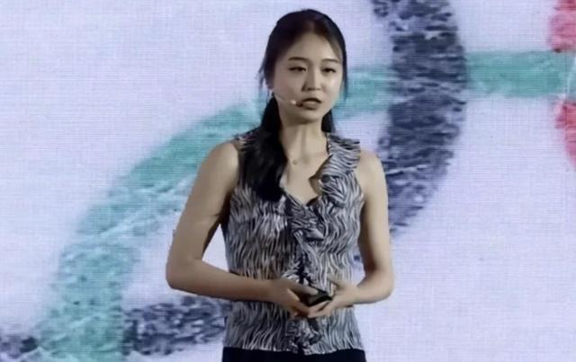 退还美国国籍，不惧美威逼利诱毅然回国，全美冠军：我只为中国战