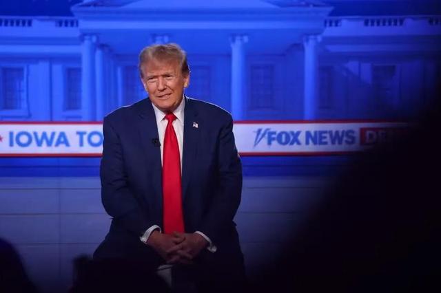 特朗普弃台后，美国批准一项交易，要逼华全额付款	，中国连夜换将