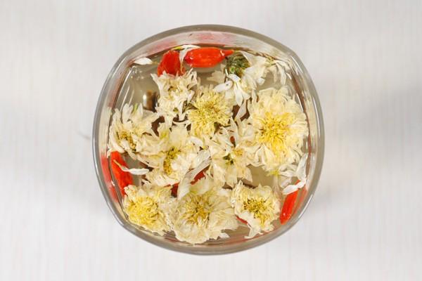 一杯“养生神茶”！菊花枸杞红枣茶的奇妙功效