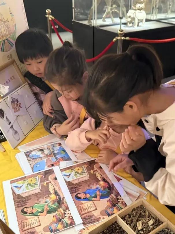 太平社区“小探险家”勇闯丝路,在大观博物馆里“做生意”啦!