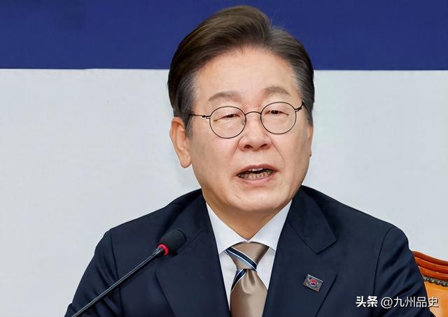 和高市打完鼓转身就变脸，李在明回国第一事：点名中国要尽快谈判