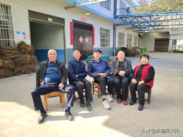 跨越两省去看战友 文： 周振伦