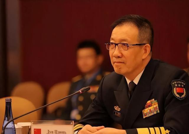 战舰战机全开火了，美不宣而战，18国军方齐聚北京，拉解放军联手