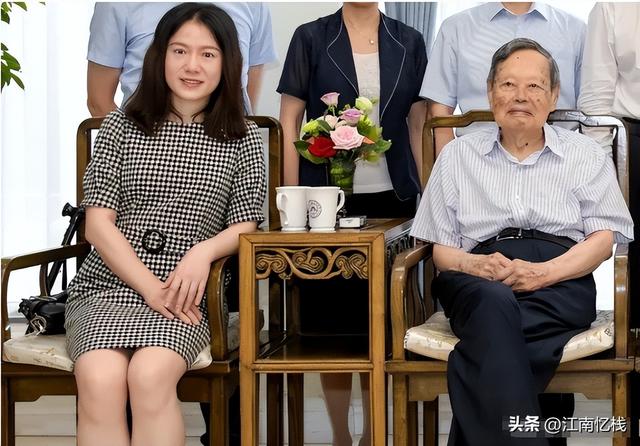 杨振宁去世48小时，疑似“遗产分配”被曝，杨振宁助理曾辟谣
