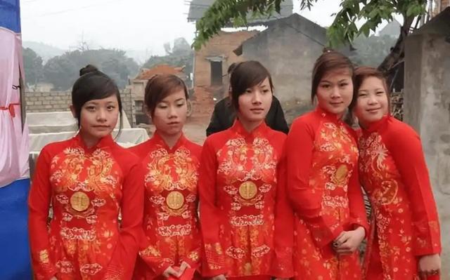 战后越南是怎么恢复人口的？当地女性忍痛讲述，这个方法太狠了