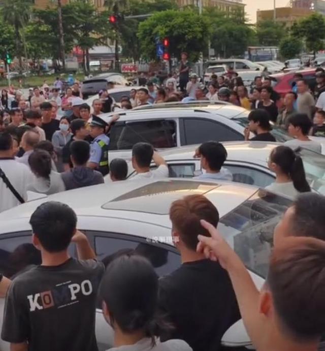女子捉奸后续：丈夫被开除，小三皮肤白皙大长腿，穿着比原配时髦