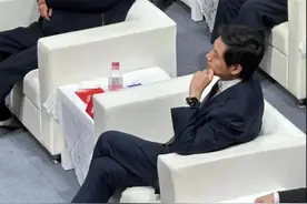 笑麻了！雷军说自己在抖音小有名气，网友却在雷军评论区笑喷图片