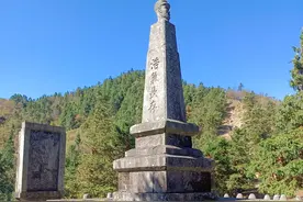 通城：侵略者的悬崖图片