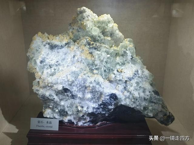 通化市自然博物馆里的漂亮矿石