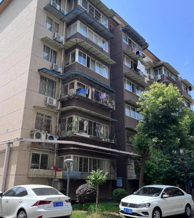 拆迁全面叫停？满24年房龄的老小区，一律按新规处理！业主迎利好