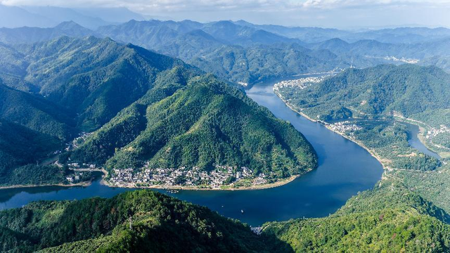 GO!皖南最舒服的温度，就该去新安江山水画廊乘船入画！