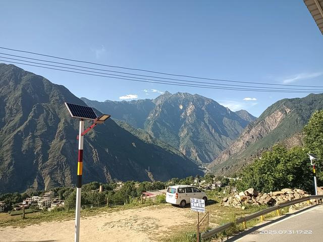 游四姑娘山，再到中路藏族