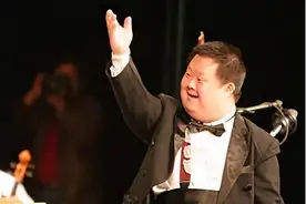 智商3岁“天才指挥家”舟舟，光环褪去，如今怎么样了？图片