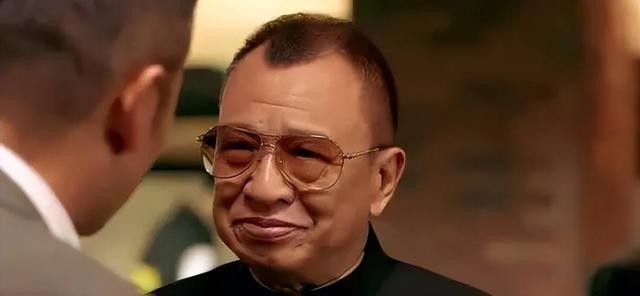 名门之后甘当绿叶，许绍雄家世有多显赫？40年演艺成港剧传奇