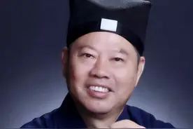 22岁留学生海外炫富被绑，牵出富甲一方的老爹，靠开道观年入上亿图片