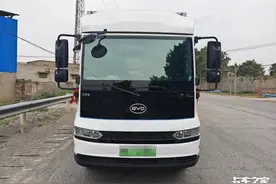续航1000公里！比亚迪T5DM电动轻卡跑高速真爽图片