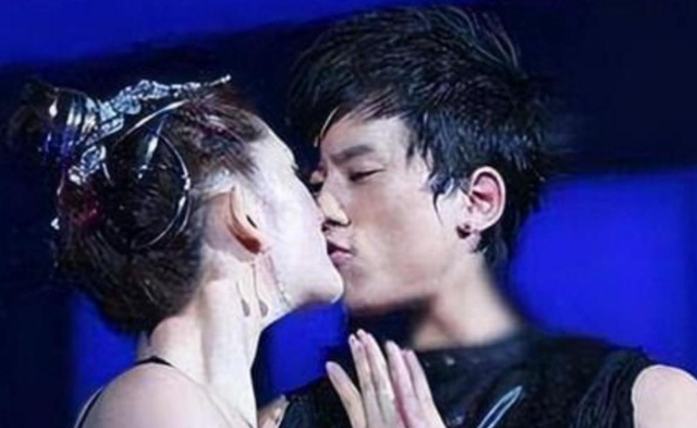 结婚14年后，姐弟恋的“残酷现实”，在张杰身上展现的淋漓尽致