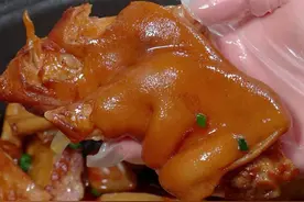 这菜哪用出去买，电饭煲一焖，好吃哭了图片