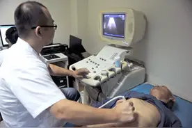 查出结石没当回事，三年后变成癌！医生：6种小病最容易拖成癌！图片