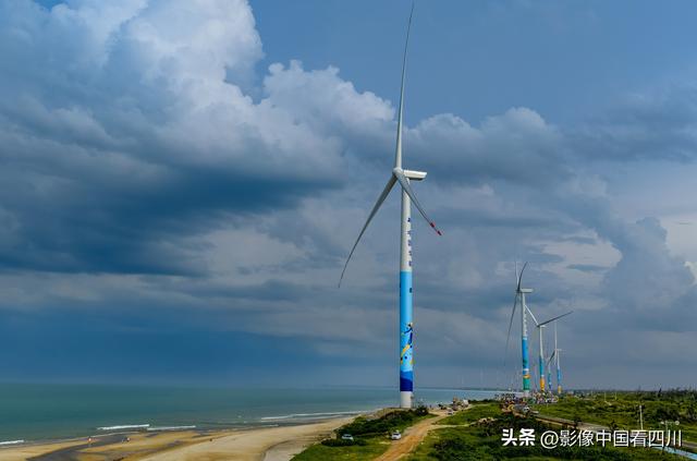 海南文昌：木兰湾风车海岸风光旖旎美如画