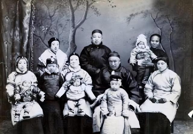 张宗昌有多变态？求雨不成炮轰龙王，兽性大发时竟将姐妹同时强奸