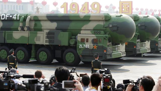 高铁拉着东风-41全国跑？外媒：中国正试图将东风-41导弹搬上列车
