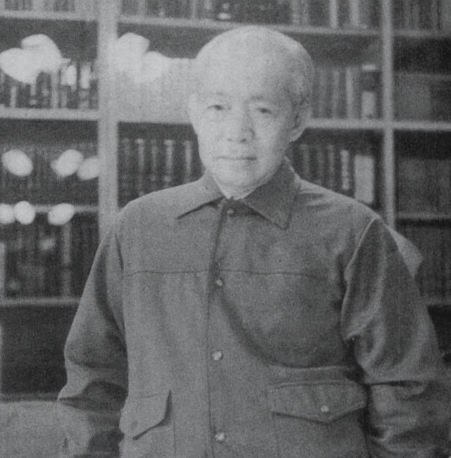75年邓小平亲笔给毛主席写信，主席看完问：陈丕显在哪儿？