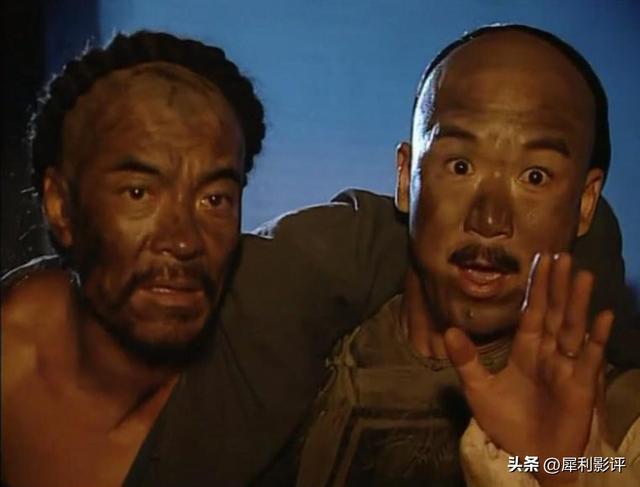 康熙铠甲合体，戴枷锁上朝，整活中年人的快乐生活