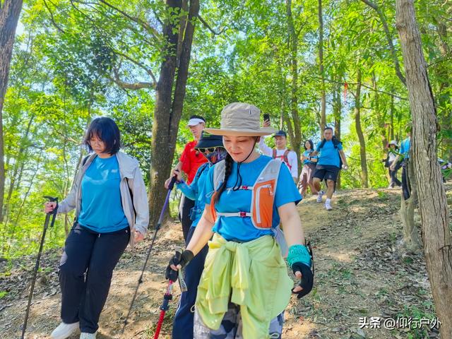 穿越万绿湖大型徒步
